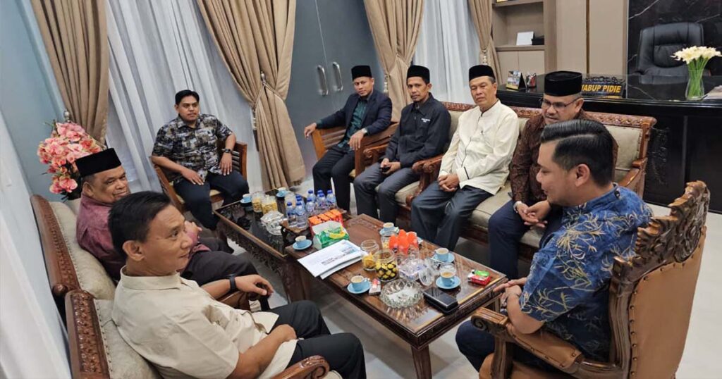 Pertemuan-penegerian-PTI-Al-Hilal-Sigli-dengan-Wakil-Bupati-Pidie
