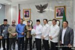 Bupati Pidie H. Sarjani Abdullah menyerahkan proposal penegerian PTI Al-Hilal Sigli menjadi IAIN Al-Hilal Sigli kepada Menteri Agama RI Prof. KH. Nasaruddin Umar di Jakarta